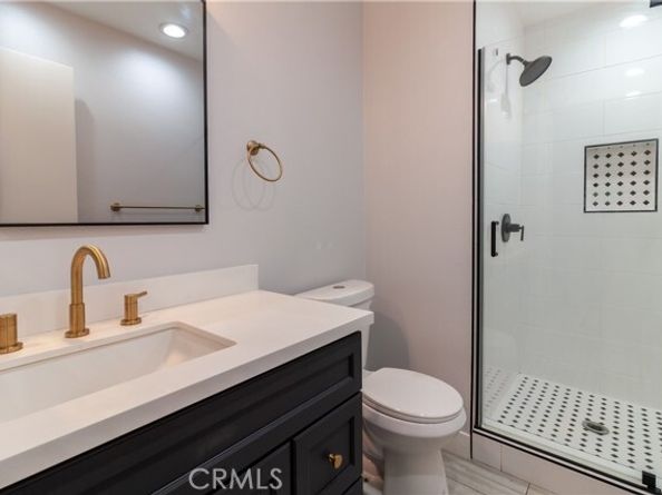 9047 Langdon Avenue 22, North Hills (los Angeles) CA 91343