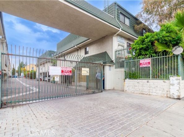 9047 Langdon Avenue 22, North Hills (los Angeles) CA 91343