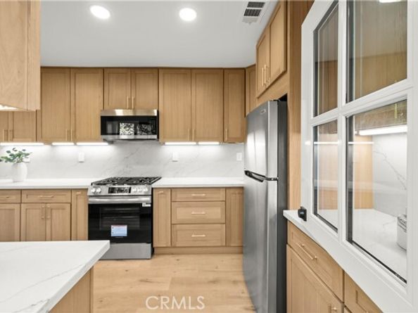 5833 Allott Avenue, Los Angeles CA 91401