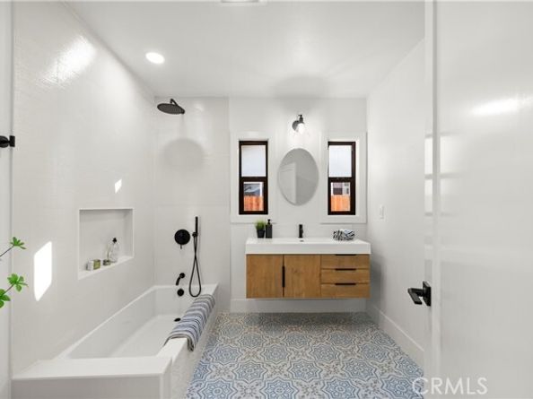 5833 Allott Avenue, Los Angeles CA 91401