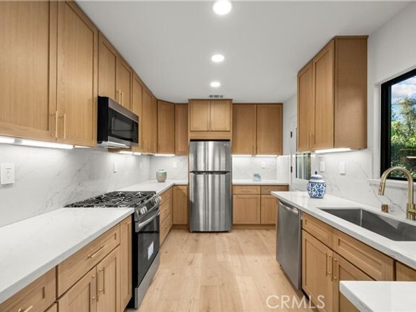 5833 Allott Avenue, Los Angeles CA 91401