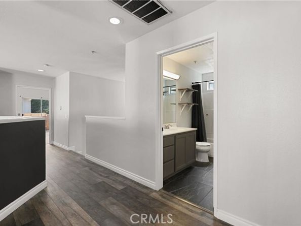 9400 Noble Avenue, North Hills (los Angeles) CA 91343