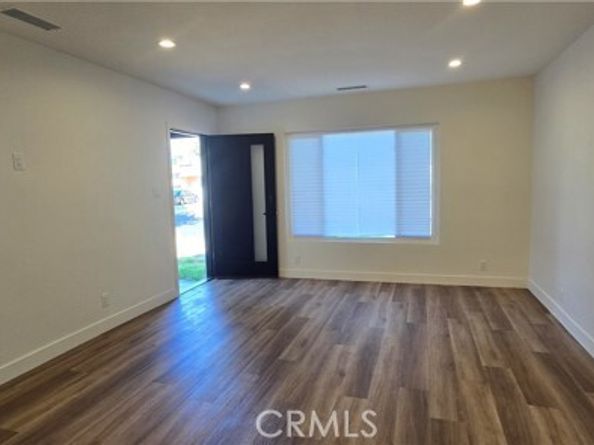 7117 Natick Avenue, Van Nuys (los Angeles) CA 91405