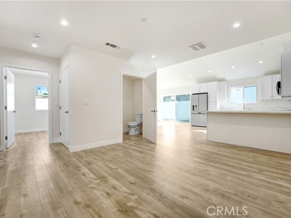 7454 Gaviota Avenue, Van Nuys (los Angeles) CA 91406