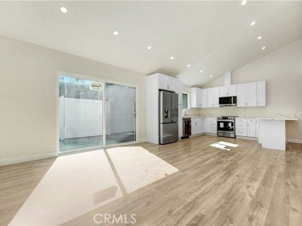 7454 Gaviota Avenue, Van Nuys (los Angeles) CA 91406