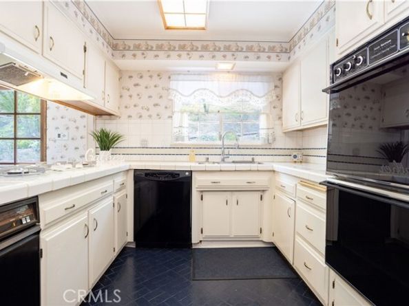 6035 Rod, Woodland Hills (los Angeles) CA 91367