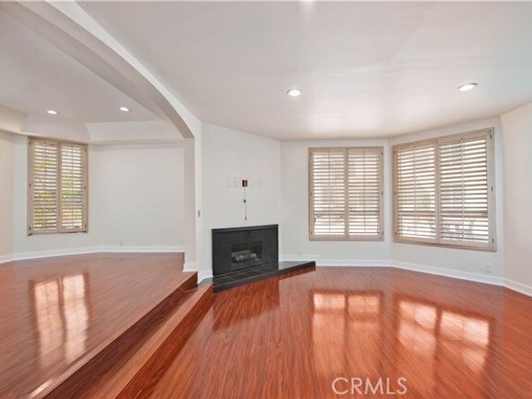 5333 Zelzah Avenue 102, Encino (los Angeles) CA 91316