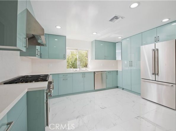 5333 Zelzah Avenue 102, Encino (los Angeles) CA 91316