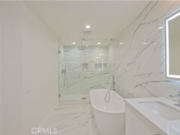 5333 Zelzah Avenue 102, Encino (los Angeles) CA 91316