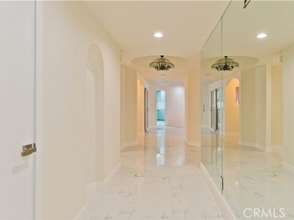 5333 Zelzah Avenue 102, Encino (los Angeles) CA 91316