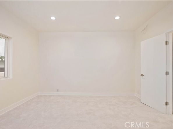 5333 Zelzah Avenue 102, Encino (los Angeles) CA 91316