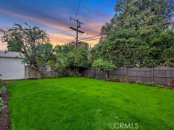 22051 San Miguel, Woodland Hills (los Angeles) CA 91364