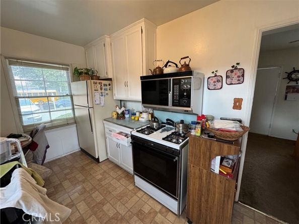 7044 Bertrand, Reseda (los Angeles) CA 91335