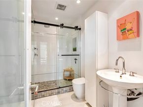 2385 Roscomare Road F10, Los Angeles CA 90077