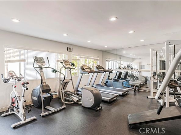 2385 Roscomare Road F10, Los Angeles CA 90077