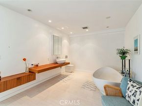 2385 Roscomare Road F10, Los Angeles CA 90077