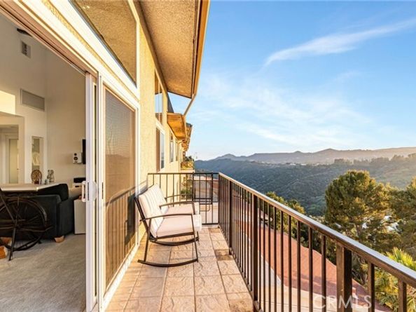 2385 Roscomare Road F10, Los Angeles CA 90077