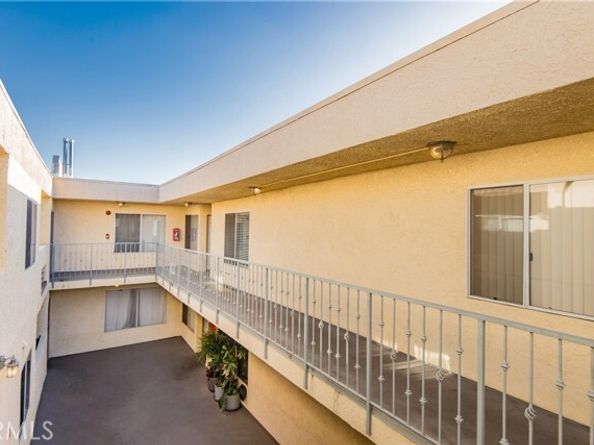 7045 Woodley Avenue 218, Los Angeles CA 91406