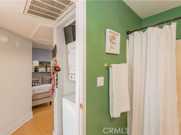 7045 Woodley Avenue 218, Los Angeles CA 91406