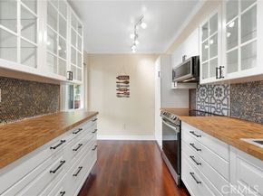 18411 Strathern Street 1, Reseda (los Angeles) CA 91335