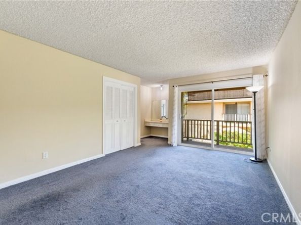 18411 Strathern Street 1, Reseda (los Angeles) CA 91335