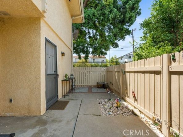 18411 Strathern Street 1, Reseda (los Angeles) CA 91335