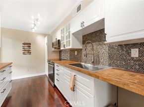 18411 Strathern Street 1, Reseda (los Angeles) CA 91335