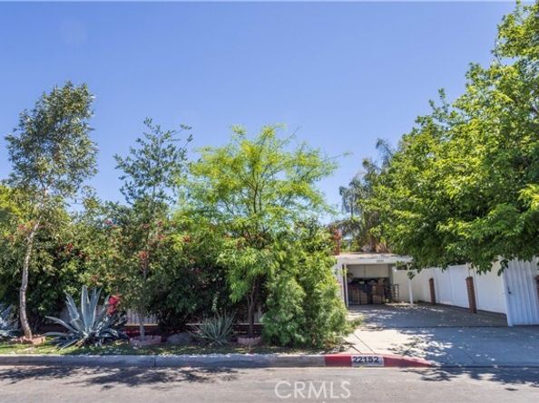 22152 Schoolcraft Street, Canoga Park (los Angeles) CA 91303