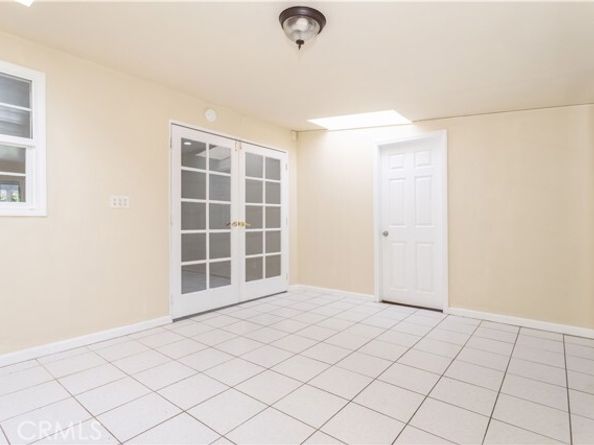 22152 Schoolcraft Street, Canoga Park (los Angeles) CA 91303