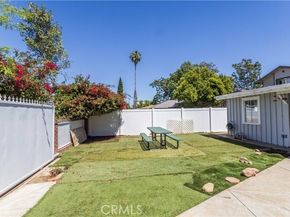 22152 Schoolcraft Street, Canoga Park (los Angeles) CA 91303