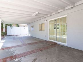 22152 Schoolcraft Street, Canoga Park (los Angeles) CA 91303