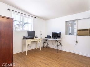 22152 Schoolcraft Street, Canoga Park (los Angeles) CA 91303