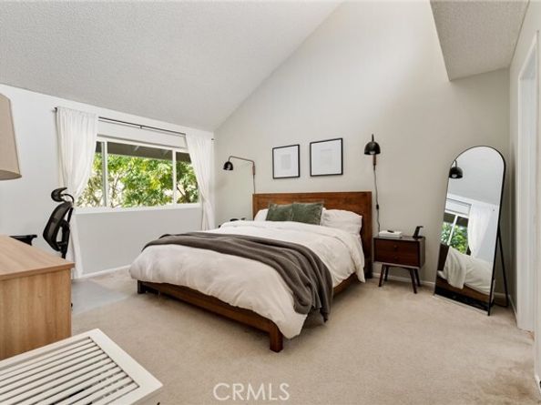 19431 Sherman Way 24, Reseda (los Angeles) CA 91335