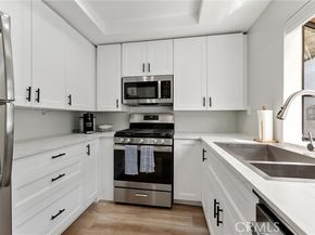 19431 Sherman Way 24, Reseda (los Angeles) CA 91335