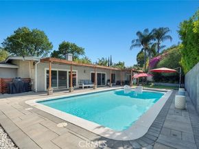 23701 Clarendon Street, Woodland Hills (los Angeles) CA 91367