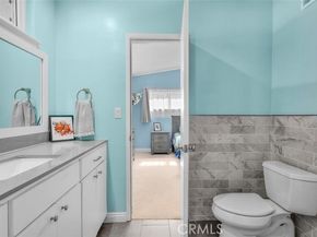 23701 Clarendon Street, Woodland Hills (los Angeles) CA 91367