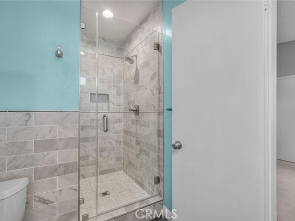23701 Clarendon Street, Woodland Hills (los Angeles) CA 91367
