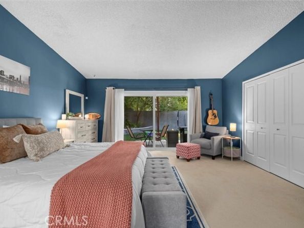 23701 Clarendon Street, Woodland Hills (los Angeles) CA 91367