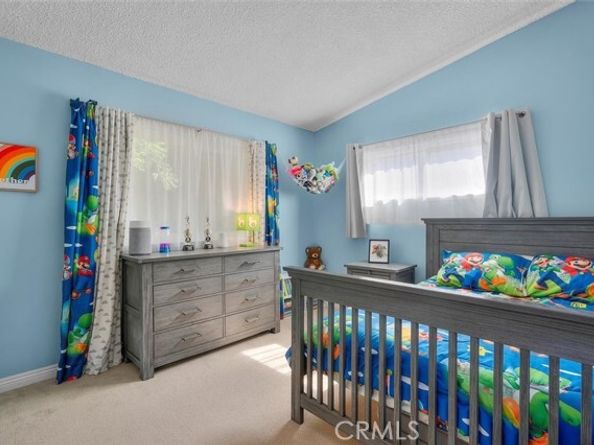 23701 Clarendon Street, Woodland Hills (los Angeles) CA 91367