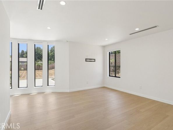 17158 Citronia Street, Northridge (los Angeles) CA 91325