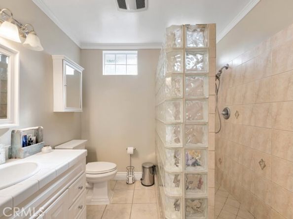 22051 Avenue San Luis, Woodland Hills (los Angeles) CA 91364
