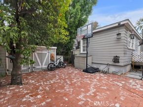 22051 Avenue San Luis, Woodland Hills (los Angeles) CA 91364