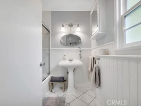 22051 Avenue San Luis, Woodland Hills (los Angeles) CA 91364