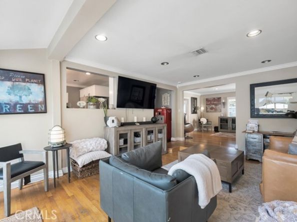 22051 Avenue San Luis, Woodland Hills (los Angeles) CA 91364