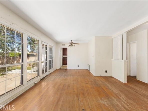 7539 Hatillo Avenue, Winnetka (los Angeles) CA 91306