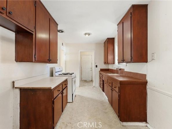 7539 Hatillo Avenue, Winnetka (los Angeles) CA 91306