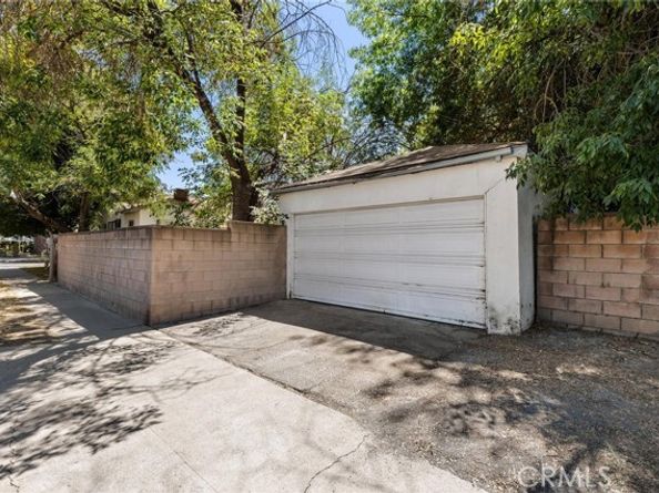 7539 Hatillo Avenue, Winnetka (los Angeles) CA 91306