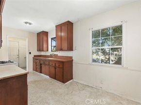 7539 Hatillo Avenue, Winnetka (los Angeles) CA 91306
