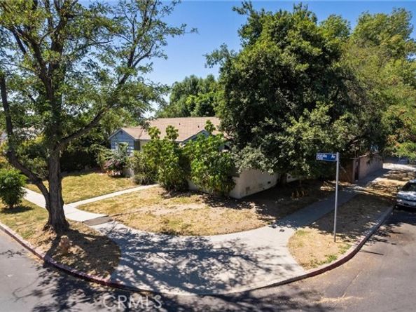 7539 Hatillo Avenue, Winnetka (los Angeles) CA 91306