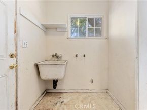 7539 Hatillo Avenue, Winnetka (los Angeles) CA 91306